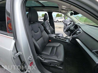 2018 Volvo XC90 T5 Momentum 7-Passenger - miniatura 16