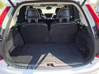 2018 Volvo XC90 T5 Momentum 7-Passenger - miniatura 12