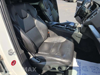 2018 Volvo XC90 T5 Momentum 7-Passenger - miniatura 16