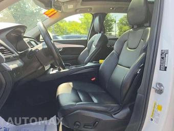 2018 Volvo XC90 T5 Momentum 7-Passenger - miniatura 3