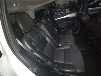 2018 Volvo XC90 T5 Momentum 7-Passenger - miniatura 17