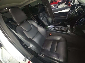 2018 Volvo XC90 T5 Momentum 7-Passenger - miniatura 19