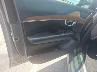 2018 Volvo XC90 T6 Inscription 7-Passenger - miniatura 9