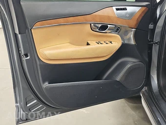 2018 Volvo XC90 T6 Inscription 7-Passenger - miniatura 9