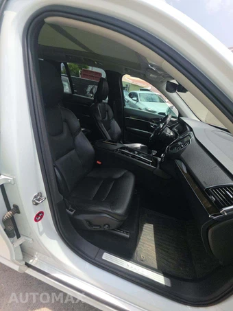 2018 Volvo XC90 T6 Momentum 7-Passenger – miniatura 16