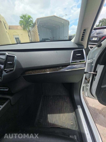 2018 Volvo XC90 T6 Momentum 7-Passenger – miniatura 17