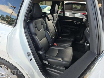 2018 Volvo XC90 T6 Momentum 7-Passenger - miniatura 17