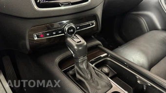 2018 Volvo XC90 T6 Momentum 7-Passenger - miniatura 24