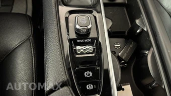 2018 Volvo XC90 T6 Momentum 7-Passenger - miniatura 25
