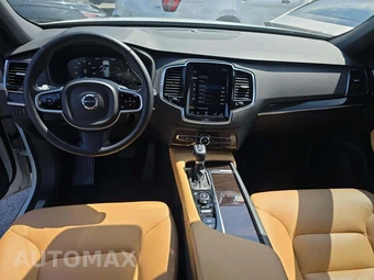 2018 Volvo XC90 T6 Momentum 7-Passenger - miniatura 10