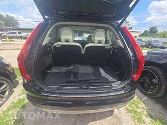 2018 Volvo XC90 T6 Momentum 7-Passenger - miniatura 15
