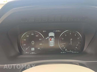2018 Volvo XC90 T6 Momentum 7-Passenger - miniatura 9