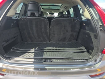 2018 Volvo XC90 T6 Momentum 7-Passenger - miniatura 17