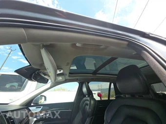2018 Volvo XC90 T6 Momentum 7-Passenger - miniatura 18
