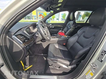 2018 Volvo XC90 T6 Momentum 7-Passenger - miniatura 3