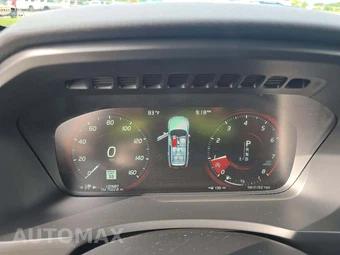 2018 Volvo XC90 T6 Momentum 7-Passenger - miniatura 6
