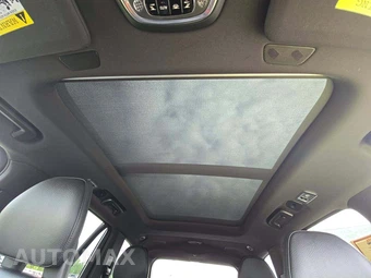 2018 Volvo XC90 T6 Momentum 7-Passenger - miniatura 8