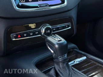 2018 Volvo XC90 T6 Momentum 7-Passenger – miniatura 13