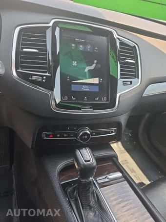 2018 Volvo XC90 T6 Momentum 7-Passenger – miniatura 10