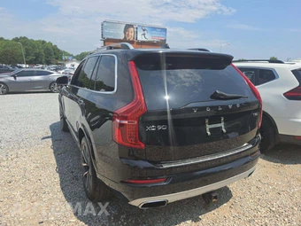 2018 Volvo XC90 T6 Momentum 7-Passenger – miniatura 2