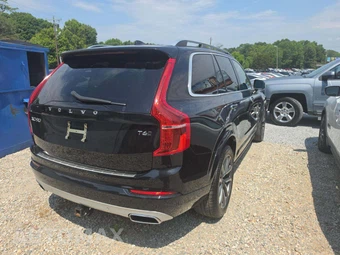 2018 Volvo XC90 T6 Momentum 7-Passenger – miniatura 3