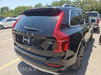 2018 Volvo XC90 T6 Momentum 7-Passenger - miniatura 4