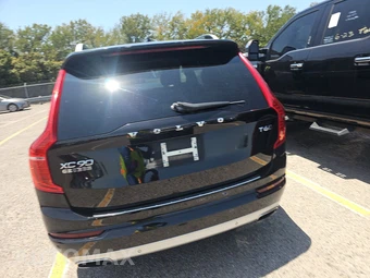 2018 Volvo XC90 T6 Momentum 7-Passenger - miniatura 5