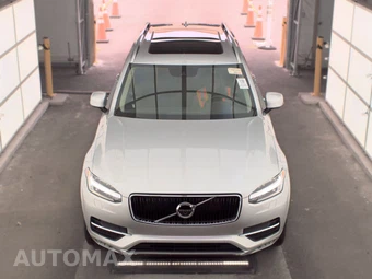 2018 Volvo XC90 T6 Momentum 7-Passenger - miniatura 2