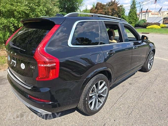2018 Volvo XC90 T6 Momentum 7-Passenger - miniatura 3