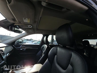 2018 Volvo XC90 T6 Momentum 7-Passenger - miniatura 17