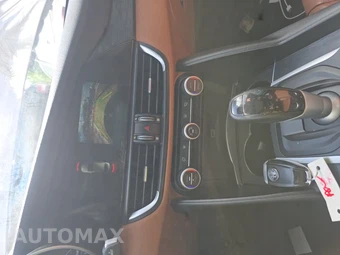 2019 Alfa Romeo Giulia Sport – miniatura 28