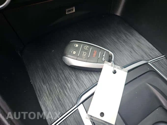 2019 Alfa Romeo Giulia Sport - miniatura 5