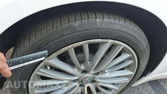 2019 Alfa Romeo Giulia Ti Lusso - miniatura 24
