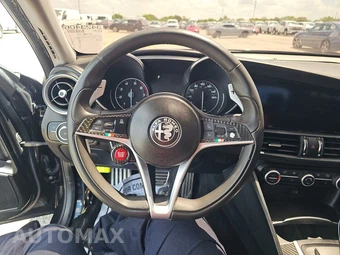 2019 Alfa Romeo Giulia Ti Sport Carbon - miniatura 10