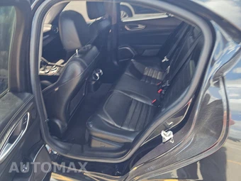 2019 Alfa Romeo Giulia Ti Sport Carbon - miniatura 13