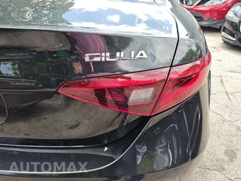 2019 Alfa Romeo Giulia Ti Sport - miniatura 26