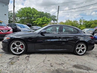2019 Alfa Romeo Giulia Ti Sport - miniatura 3