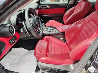 2019 Alfa Romeo Giulia Ti Sport - miniatura 30