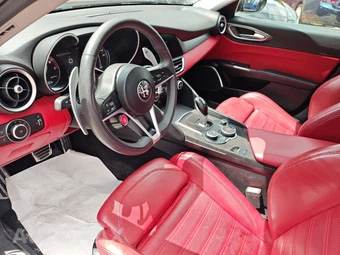 2019 Alfa Romeo Giulia Ti Sport - miniatura 34