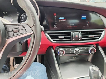 2019 Alfa Romeo Giulia Ti Sport - miniatura 35