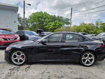 2019 Alfa Romeo Giulia Ti Sport - miniatura 4