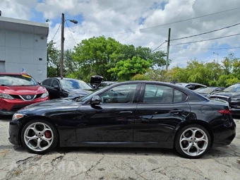2019 Alfa Romeo Giulia Ti Sport - miniatura 7