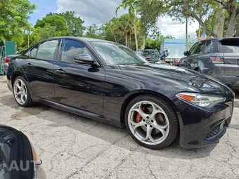 2019 Alfa Romeo Giulia Ti Sport - miniatura 8
