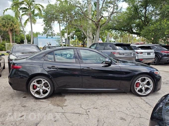 2019 Alfa Romeo Giulia Ti Sport - miniatura 9