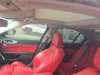 2019 Alfa Romeo Giulia Ti Sport – miniatura 20
