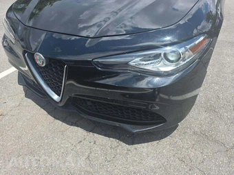 2019 Alfa Romeo Giulia Ti Sport - miniatura 23