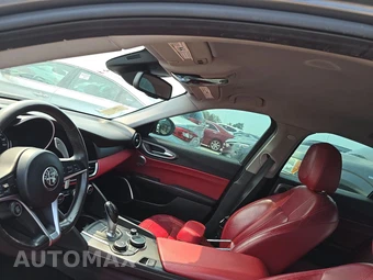 2019 Alfa Romeo Giulia Ti – miniatura 14