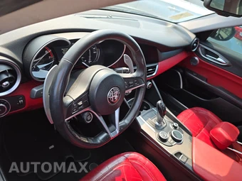 2019 Alfa Romeo Giulia Ti – miniatura 4