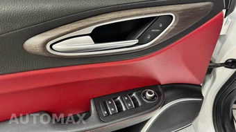 2019 Alfa Romeo Giulia Ti – miniatura 12