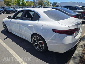 2019 Alfa Romeo Giulia – miniatura 2